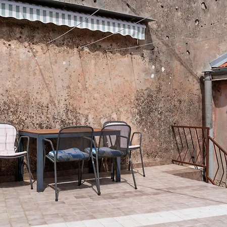 Nono * Stari Grad (Hvar)